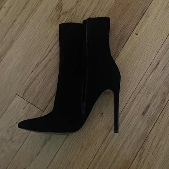 Steve Madden Suede Black Ankle Boots 7.5 - Picture 3 of 4